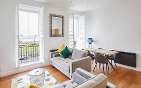 Host & Stay - The Connell
